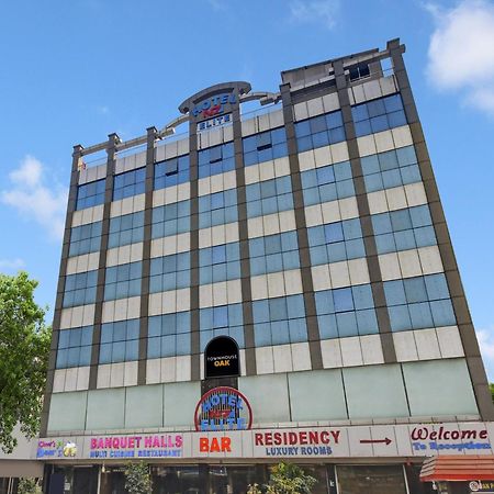 Super Townhouse Oak Lb Nagar Ramoji Hotel Haiderabad Buitenkant foto