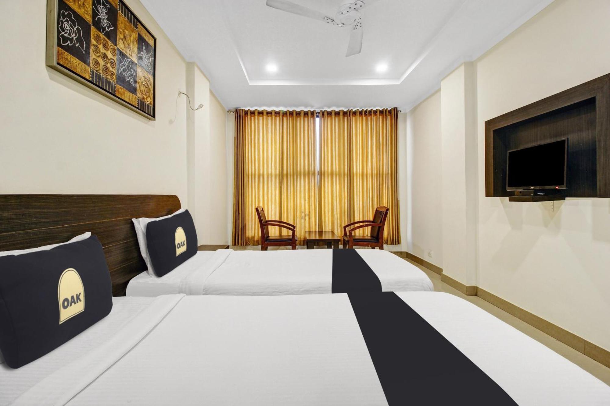 Super Townhouse Oak Lb Nagar Ramoji Hotel Haiderabad Buitenkant foto