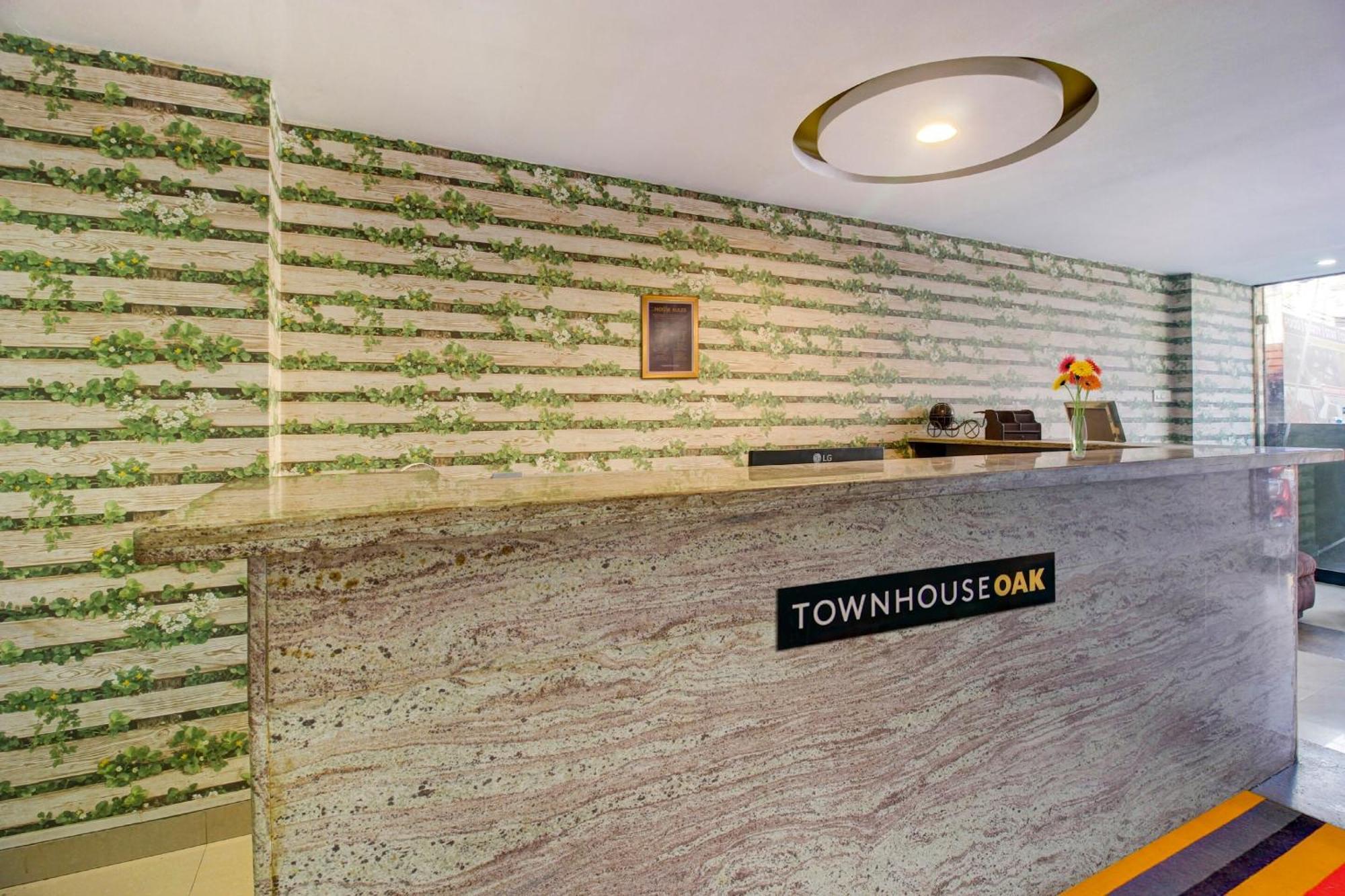 Super Townhouse Oak Lb Nagar Ramoji Hotel Haiderabad Buitenkant foto