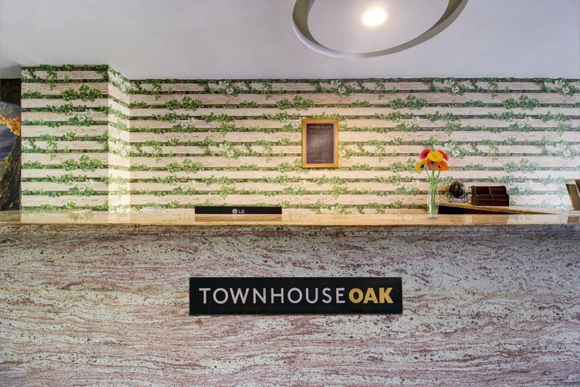 Super Townhouse Oak Lb Nagar Ramoji Hotel Haiderabad Buitenkant foto